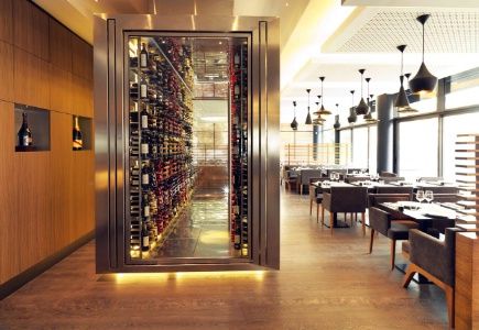 Restaurant Brasserie Le Parvis éclairage MEGALUX 33